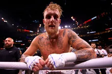 Jake Paul v Tyron Woodley