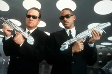 Tommy Lee Jones And Will Smith In 'Men In Black II'