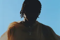 channel tres walked in the room