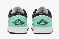 Air-Jordan-1-Low-Green-Glow-553558-131-5