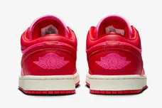 Air-Jordan-1-Low-Pink-Blast3