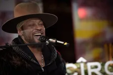 D'Angelo Against 'Friends' Verzuz DJ Battle