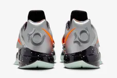 Nike-KD-4-Galaxy-2024-FD2635-001-5