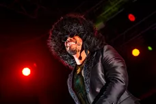 NxWorries Perform In Milan