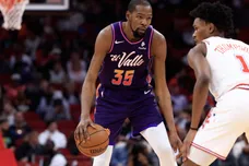 Phoenix Suns v Houston Rockets