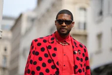 Celebrity Sightings - Paris Fashion Week - Womenswear Spring/Summer - Day Three