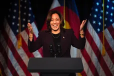 TOPSHOT-US-POLITICS-HARRIS