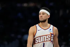 Phoenix Suns v Milwaukee Bucks