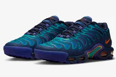 Nike-Air-Max-Plus-Drift-Midnight-Navy-Total-Orange-FD4290-400-4