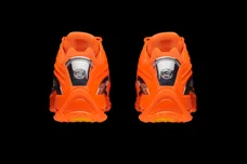 SU24_LART_MANNEQUIN_ORANGEHOTSTEP2-4