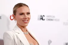 35th Annual American Cinematheque Awards Honoring Scarlett Johansson - Arrivals