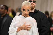 TOPSHOT-US-ENTERTAINMENT-FASHION-METGALA-CELEBRITY-MUSEUM