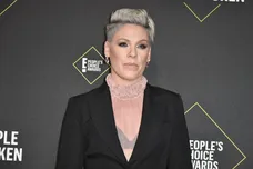 2019 E! People's Choice Awards - Arrivals