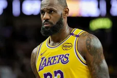 Golden State Warriors v Los Angeles Lakers