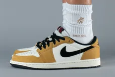 Rookie-of-the-Year-Air-Jordan-1-Low-OG-On-Feet-3