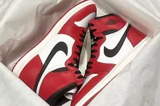 air-jordan-1-high-85-chicago-sneaker-news