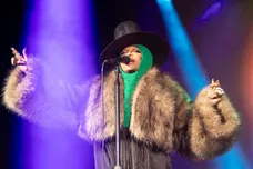 Erykah Badu Performs At Bill Graham Civic Auditorium