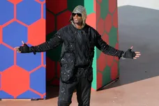 R Kelly Interviewers Defend Decision Invite Him Podcast Music News