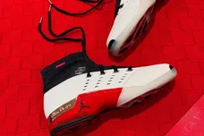 infinite-archives-x-air-jordan-17-low-chicago-sneaker-news