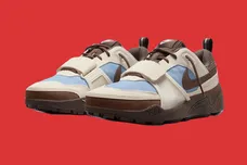 travis-scott-x-nike-zoom-field-jaxx-leche-blue-sneaker-news
