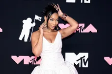 Tommie Lee Hotel Staff Accuse Doing Drugs Pop Culture News