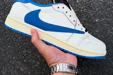travis-scott-x-fragment-x-air-jordan-1-low-og-sneaker-news