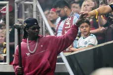 Offset Shade Cardi B Signing Fan Magazine Hip Hop News