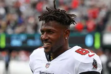 Antonio Brown Allegedly Fleeing Country Sports News