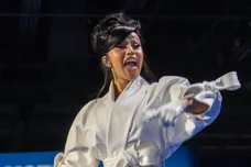 Cardi B Vacation Stefon Diggs Relationship News