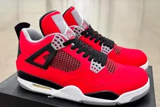air-jordan-4-toro-bravo-sneaker-news