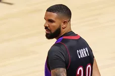 Drake Co-Signs Kendrick Chants Hip Hop News