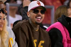 Chris Brown Fan New Car Music News