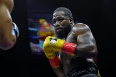 Adrien Broner v Blair Cobbs