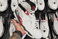 air-jordan-8-bugs-bunny-sneaker-news