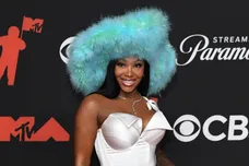 Summer Walker Content Chris Brown Music News