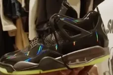 usher-air-jordan-4-universe-super-bowl-pe-sneaker-news