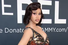 Cardi B Mocks Nicki Minaj Apology Hip Hop News