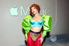 Apple Music Celebrates Doja Cat's New Album Release "Vie"