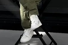 off-white-x-air-jordan-1-high-og-alaska-sneaker-news