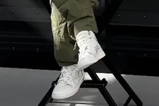 air-jordan-1-high-og-alaska-sneaker-news