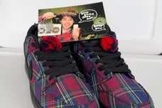 nike-sb-dunk-low-nardwuar-sneaker-news