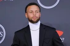 stephen-curry-nike-air-zoom-flight-the-glove-sneaker-news