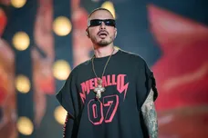 j-balvin-air-jordan-4-sneaker-news