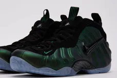 nike-foamposite-pine-green-sneaker-news