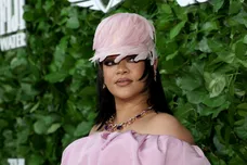 Rihanna Scolded Mariah Carey Concert Music News