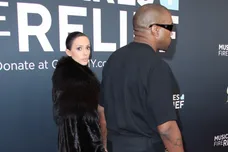 Bianca Censori Shines Tight Silver Date Kanye West Before BULLY