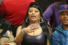 Yvette Nicole Brown Nicki Minaj Banned Staff Using Bathrooms