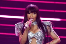 Nicki Minaj Trump Gold Card