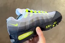 nike-air-max-95-og-neon-sneaker-news