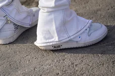 Street Style - Paris Fashion Week - Menswear F/W 2020-2021 : Day Five